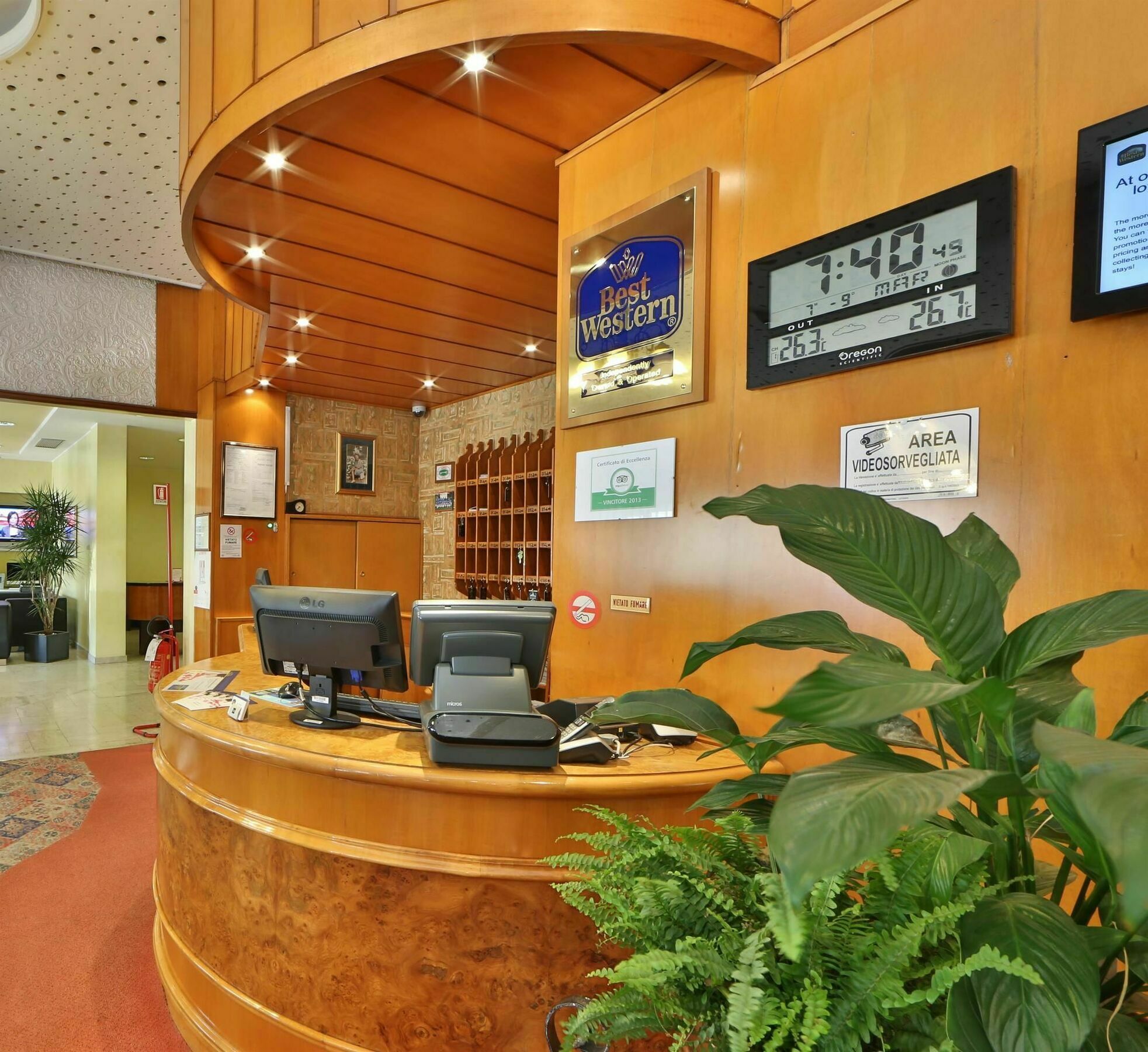 Best Western Hotel Cristallo ロヴィーゴ エクステリア 写真